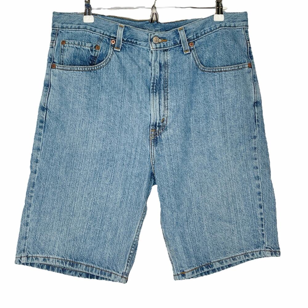 Vintage Levi’s High Waisted 505 Medium Wash Shorts Size 36